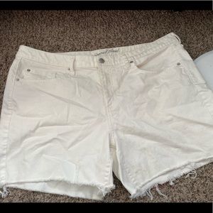 White boyfriend shorts